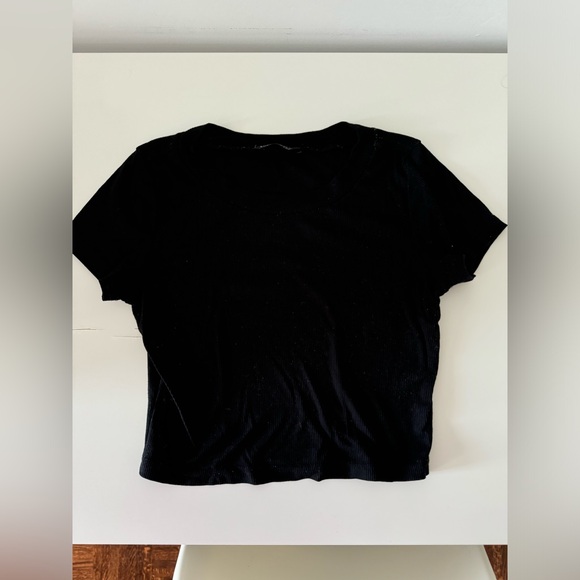 SHEIN BLACK CROPPED TSHIRT RIBBED SIZE SMALL - Picture 1 of 4